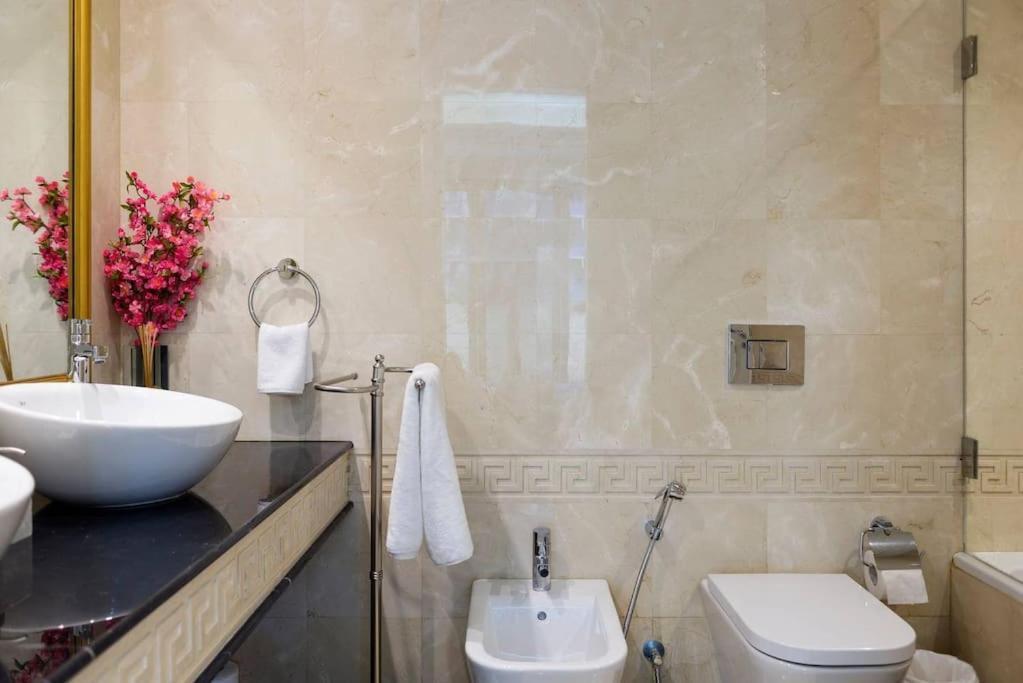 Versace Tower Luxury Suites - Downtown Beirut Eksteriør billede