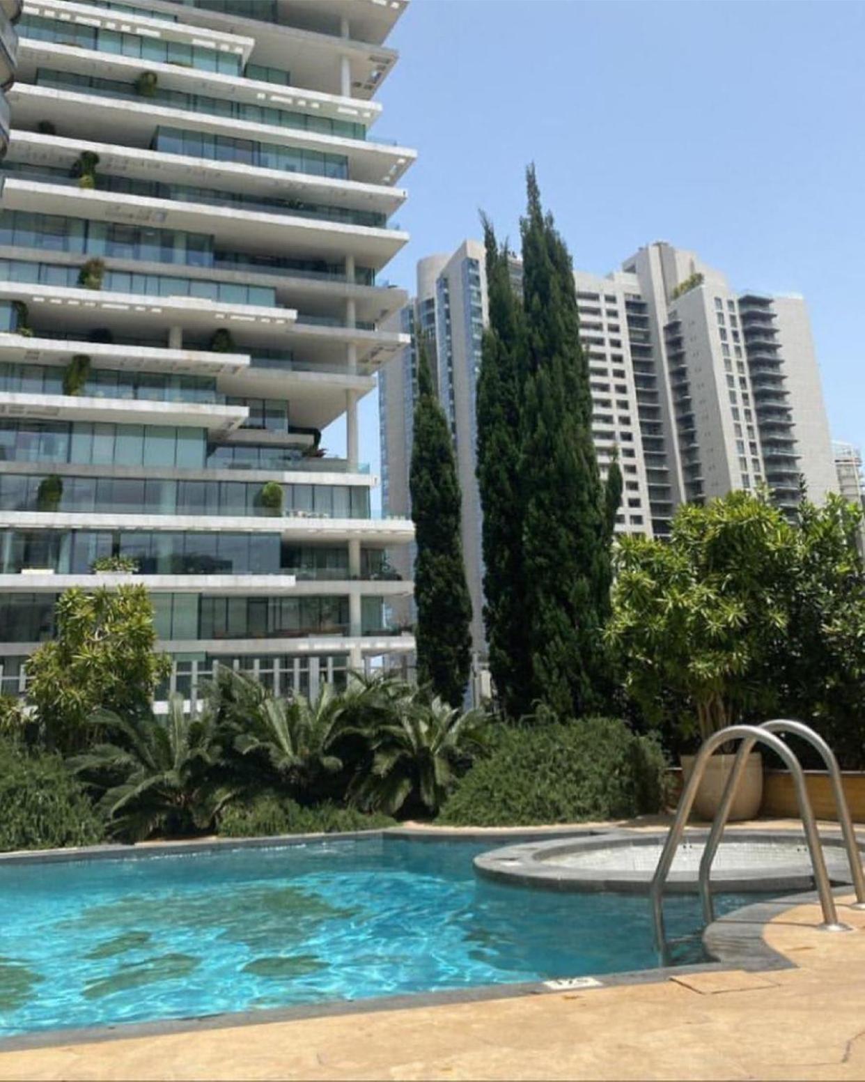 Versace Tower Luxury Suites - Downtown Beirut Eksteriør billede
